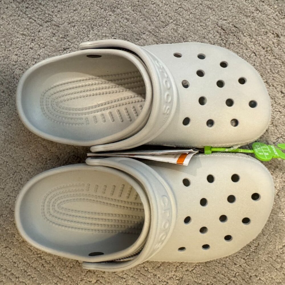 NWT Crocs clogs Sz J2 Grey